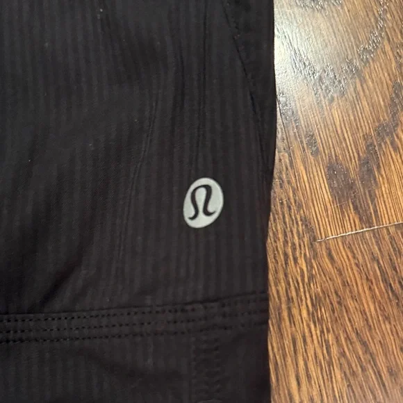 Lululemon Dance Studio Mid-Rise Pant SHORT - Picture 2 of 4